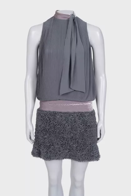 Gray dress with a ribbed hem