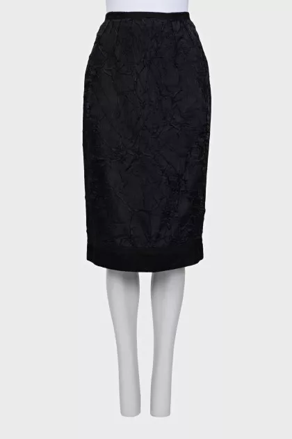 Black fitted skirt with a zipper