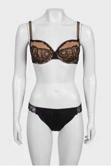 Black lace set with tag