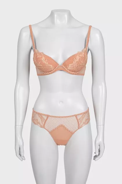 Beige set with tag