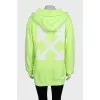 Зеленый худи oversize в фирменный принт
