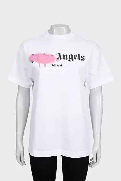 Straight white T-shirt with print