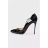 Patent leather pumps with a shaped top