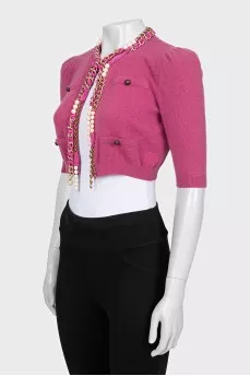 Cropped pink cardigan with decoration