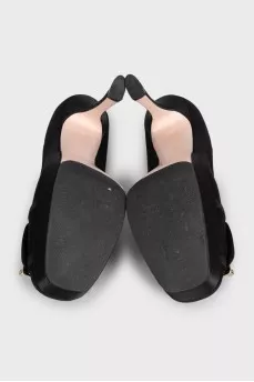 Black shoes decorated with crystals