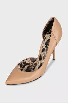 Beige leather high heel shoes