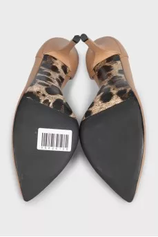 Beige leather high heel shoes