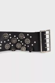 Wide leather belt decorated with pendants