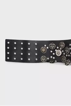 Wide leather belt decorated with pendants