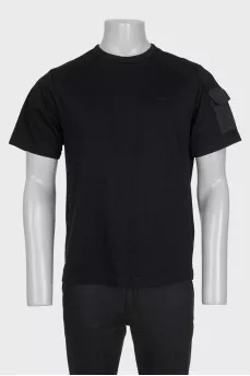 Men's black t-shirt with patch pocket