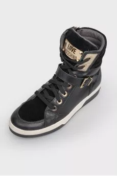 High leather sneakers on lacing and lightning