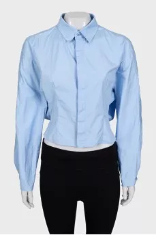 A cropped, tapered shirt