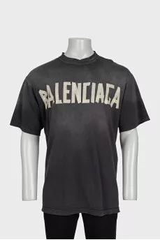 Men's gray t-shirt with a ripped effect