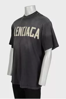 Men's gray t-shirt with a ripped effect