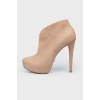 Slip-on stiletto leather ankle boots