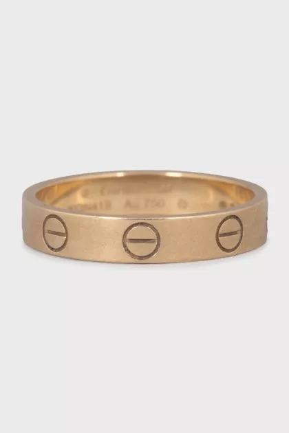 Love ring in yellow gold