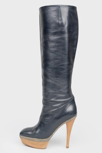 Leather boots with wooden heels