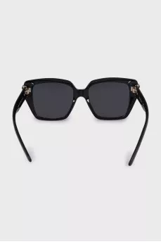 Garnd sunglasses with a square frame
