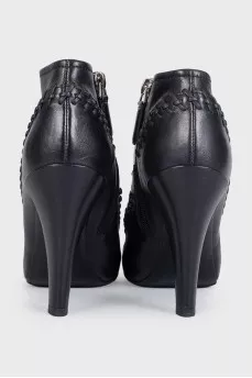 Leather ankle boots with heels and decoration