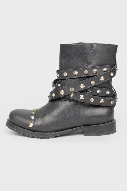 Boots with metal spikes