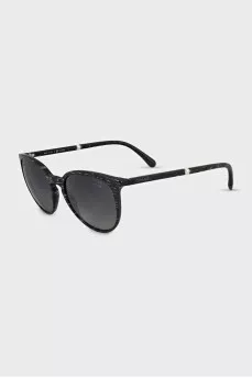 Sunglasses with pearls on the temples
