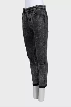 Mid-rise jeans with buttons