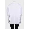 White short sleeve shirt with no fastening