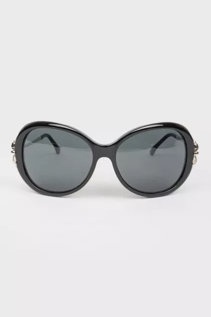 Fixed nose bridge sunglasses