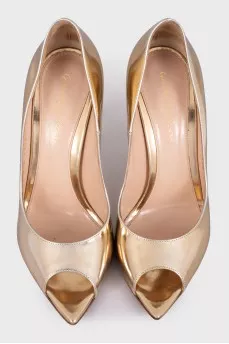 Gold leather open-toe shoes