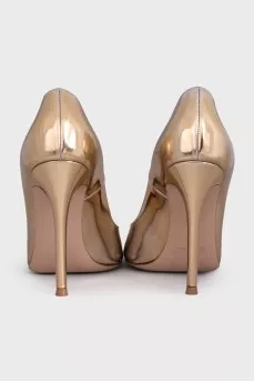 Gold leather open-toe shoes