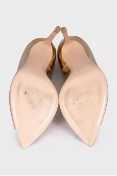Gold leather open-toe shoes