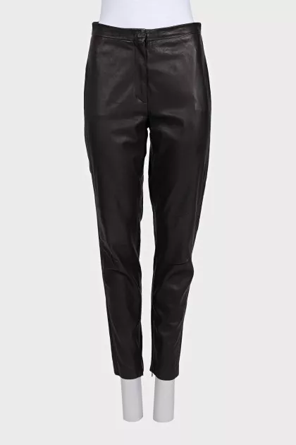 Brown leather trousers with a mid-rise