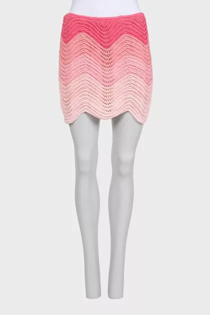 Pink knitted skirt