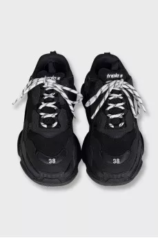 Кроссовки Triple S черного цвета 