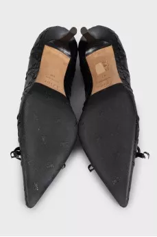 Leather kitten heel shoes with embroidery