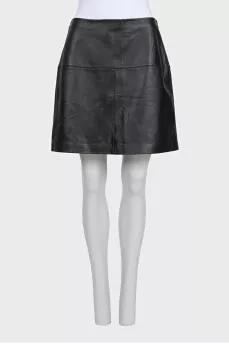 Straight-cut leather skirt with a zipper