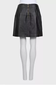 Straight-cut leather skirt with a zipper
