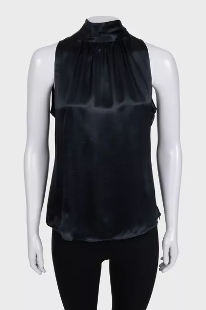 Silk blouse with ties at the neck
