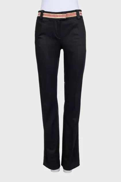 Straight trousers with a contrasting waistband