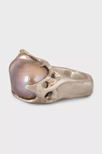 Silver ring with massive pearls