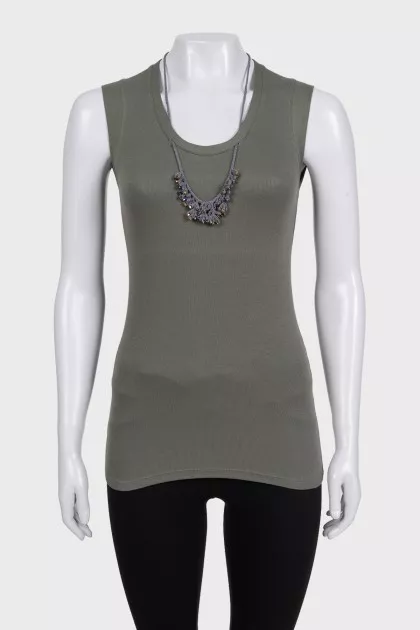 Fitted top decorated with beads
