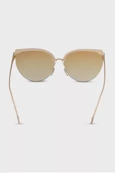 Cat eye sunglasses with gold frames