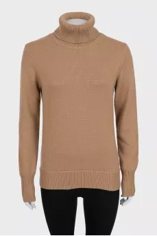 Cashmere sweater with branded patch