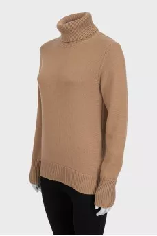 Cashmere sweater with branded patch