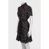 Fitted dress with printed tag