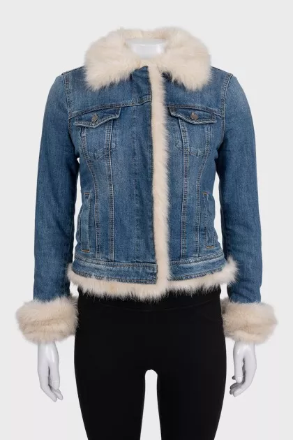 Blue denim jacket insulated with fur