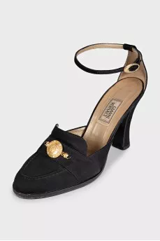 Vintage textile shoes with a gold logo
