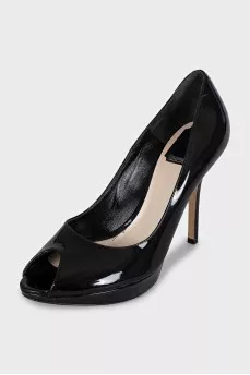 Black patent leather open-toe shoes