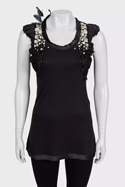 Black T-shirt with decoration