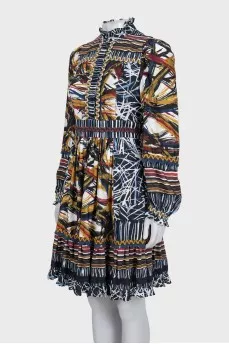 Fitted dress with printed ruffles